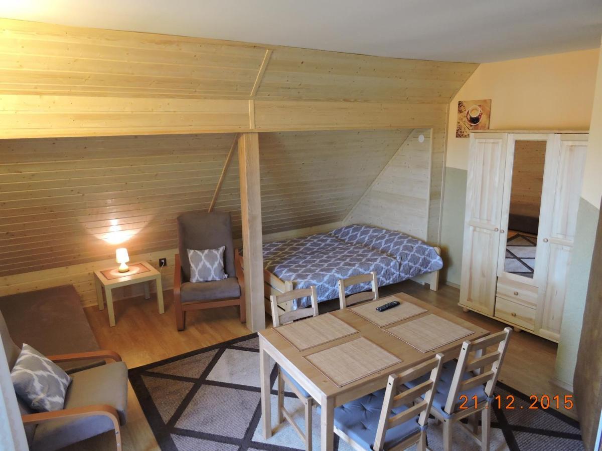 Olimp Pokoje I Apartamenty Щирк Екстериор снимка
