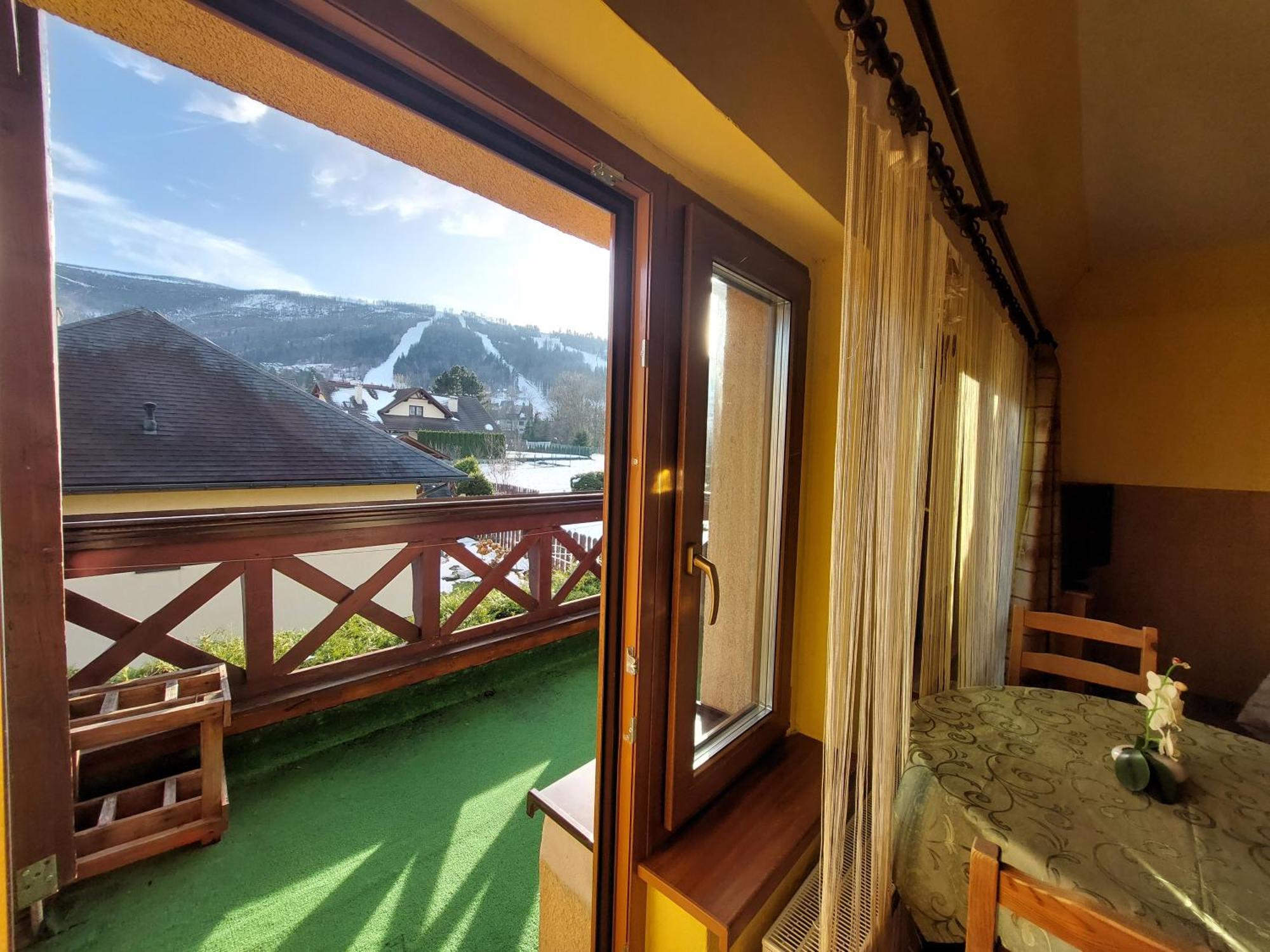 Olimp Pokoje I Apartamenty Щирк Екстериор снимка