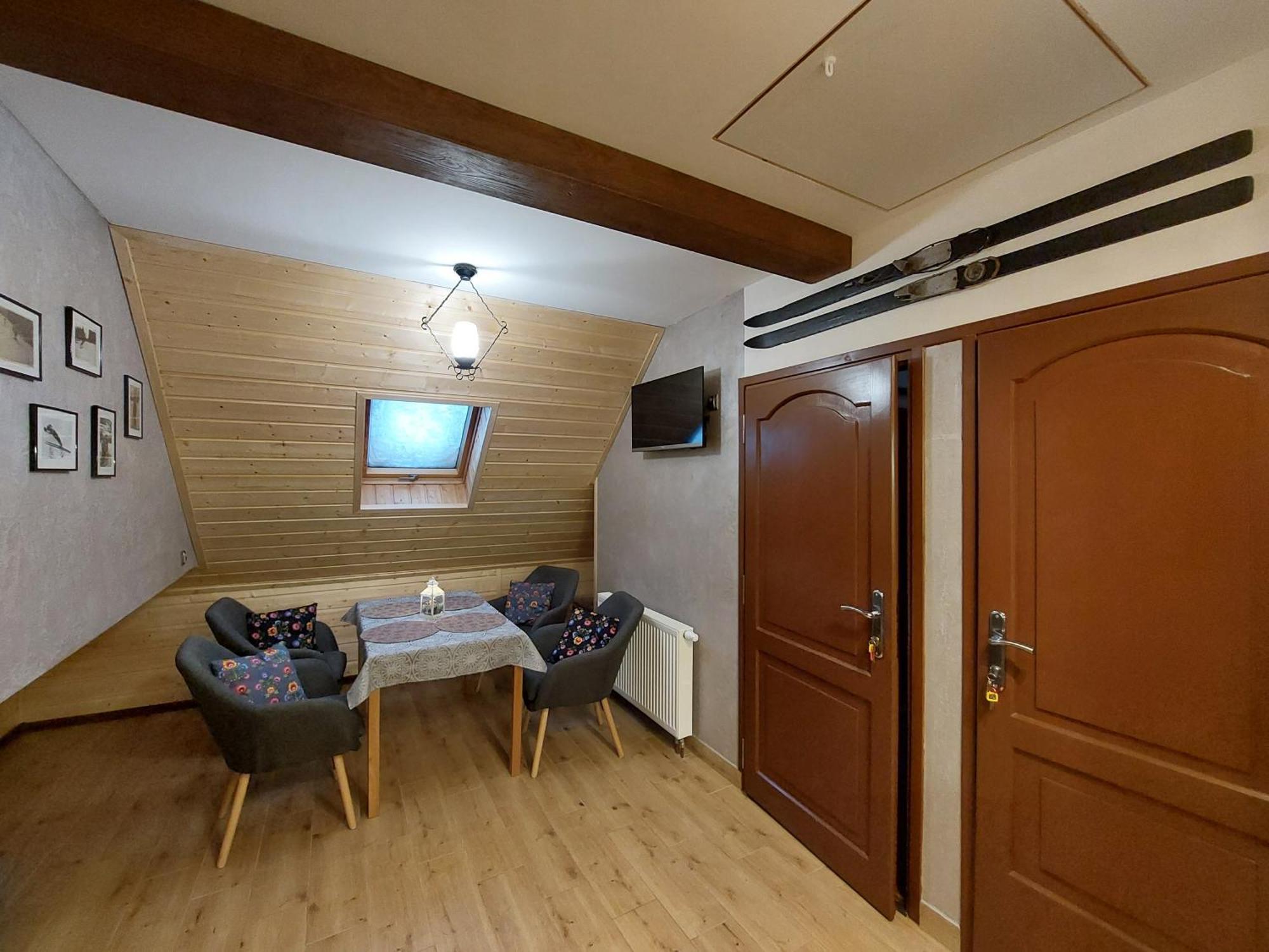Olimp Pokoje I Apartamenty Щирк Екстериор снимка